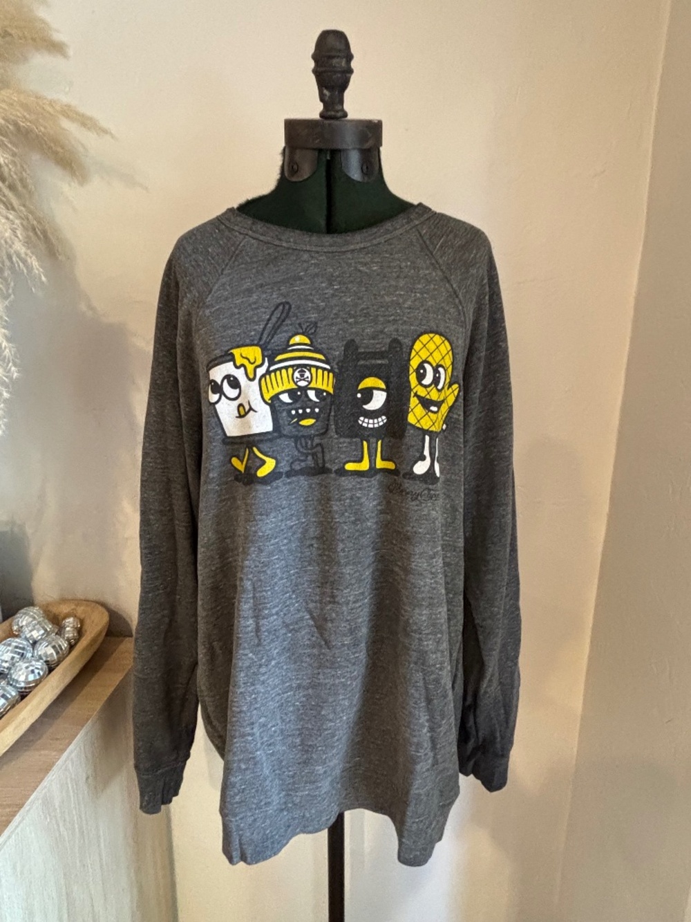 Johnny cupcakes crewneck